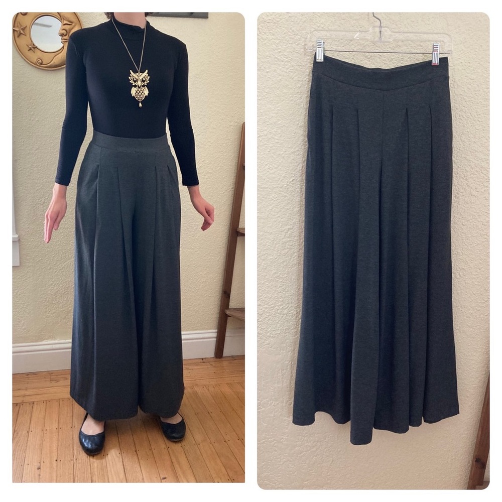 UNIQLO high-rise wide-leg pants in gray